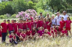 Pis 3 - Group photo of those involved in the Plant-a-Tree project at Esentepe School.jpg